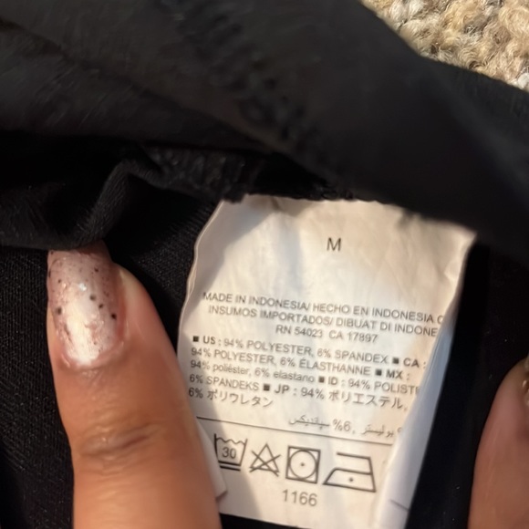 Old Navy Active medium fitted black simple halter tank top fitness yoga medium - Picture 6 of 7